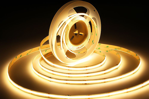 COB封装和传统的SMD贴片灯带的区别